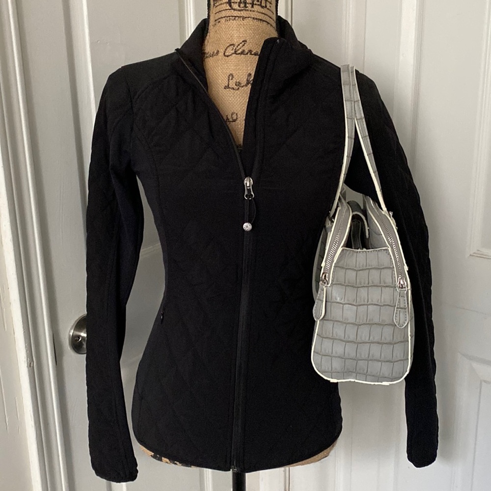 NWOT Guess Gray Patterned Purse